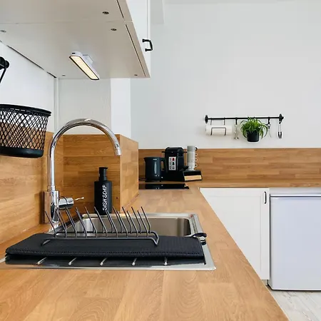 Apartman Studioimodernizentrumiwlaniparkplatzidisneyplus