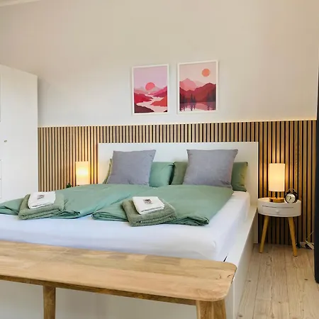 Studioimodernizentrumiwlaniparkplatzidisneyplus * לובן